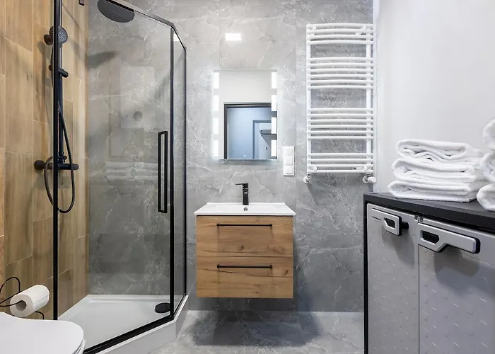 #partyhouse Wilda بوزنان